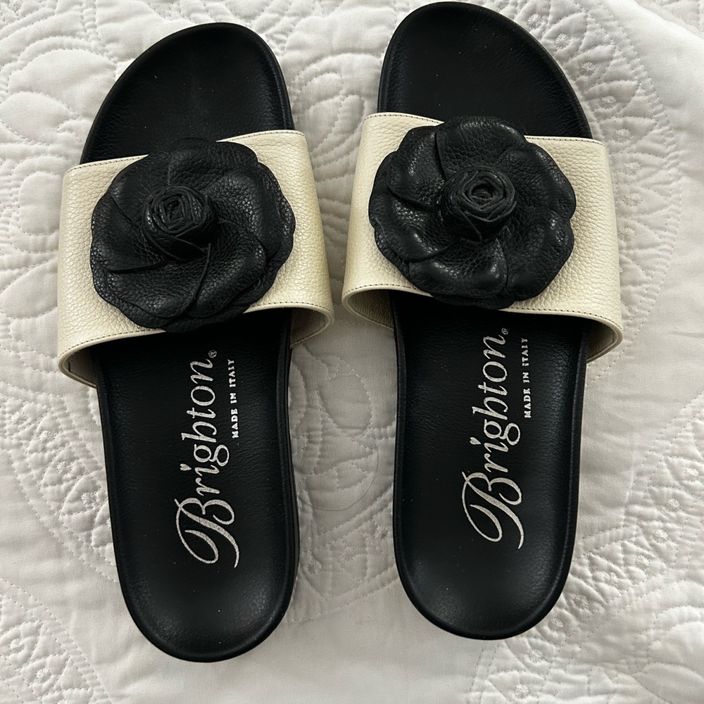 Brighton Sassy Slides Black and Cream Floral Slide Sandals - Picture 2 of 5